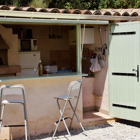 Bed and Breakfast La Bastide Des Roses Saint-Julien-d'Asse Esterno foto