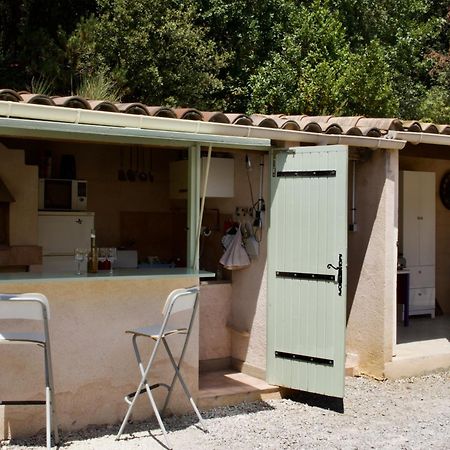 Bed and Breakfast La Bastide Des Roses Saint-Julien-d'Asse Esterno foto