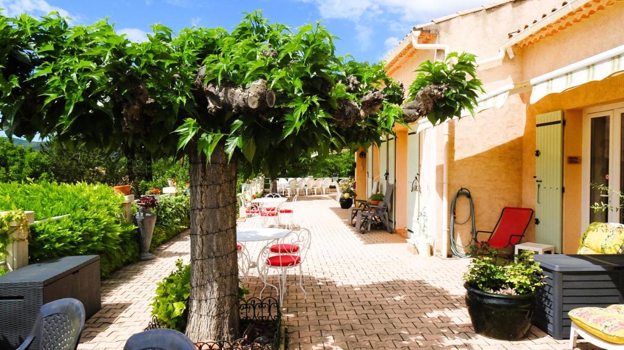 Bed and Breakfast La Bastide Des Roses Saint-Julien-d'Asse Esterno foto