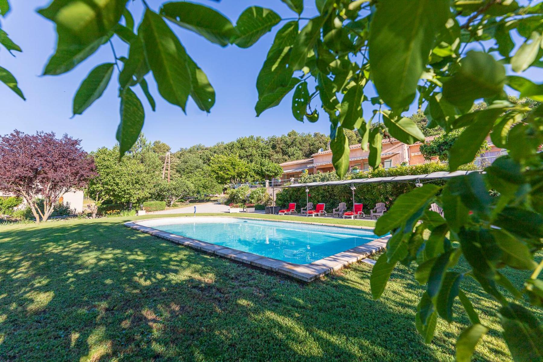 Bed and Breakfast La Bastide Des Roses Saint-Julien-d'Asse Esterno foto