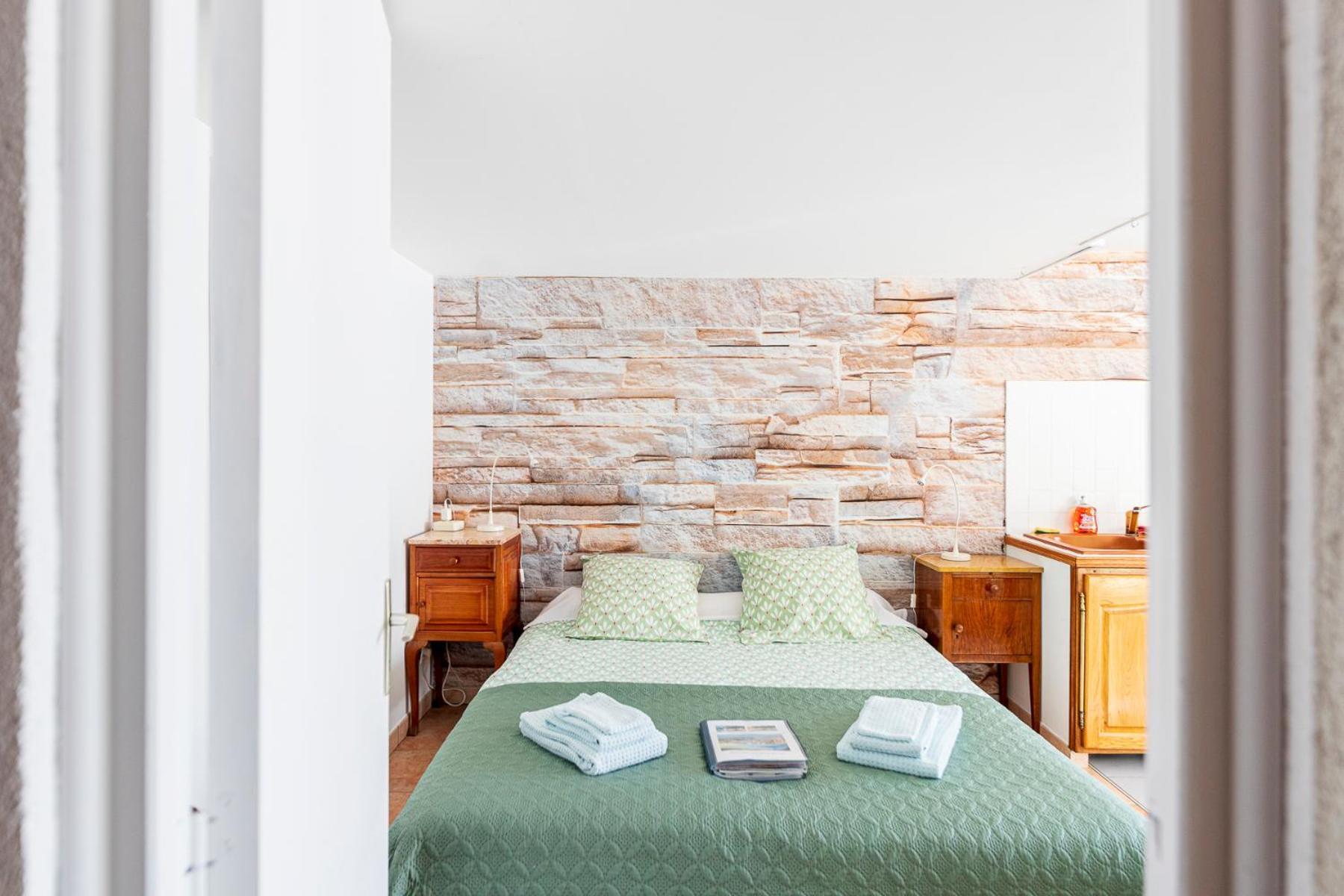 Bed and Breakfast La Bastide Des Roses Saint-Julien-d'Asse Esterno foto