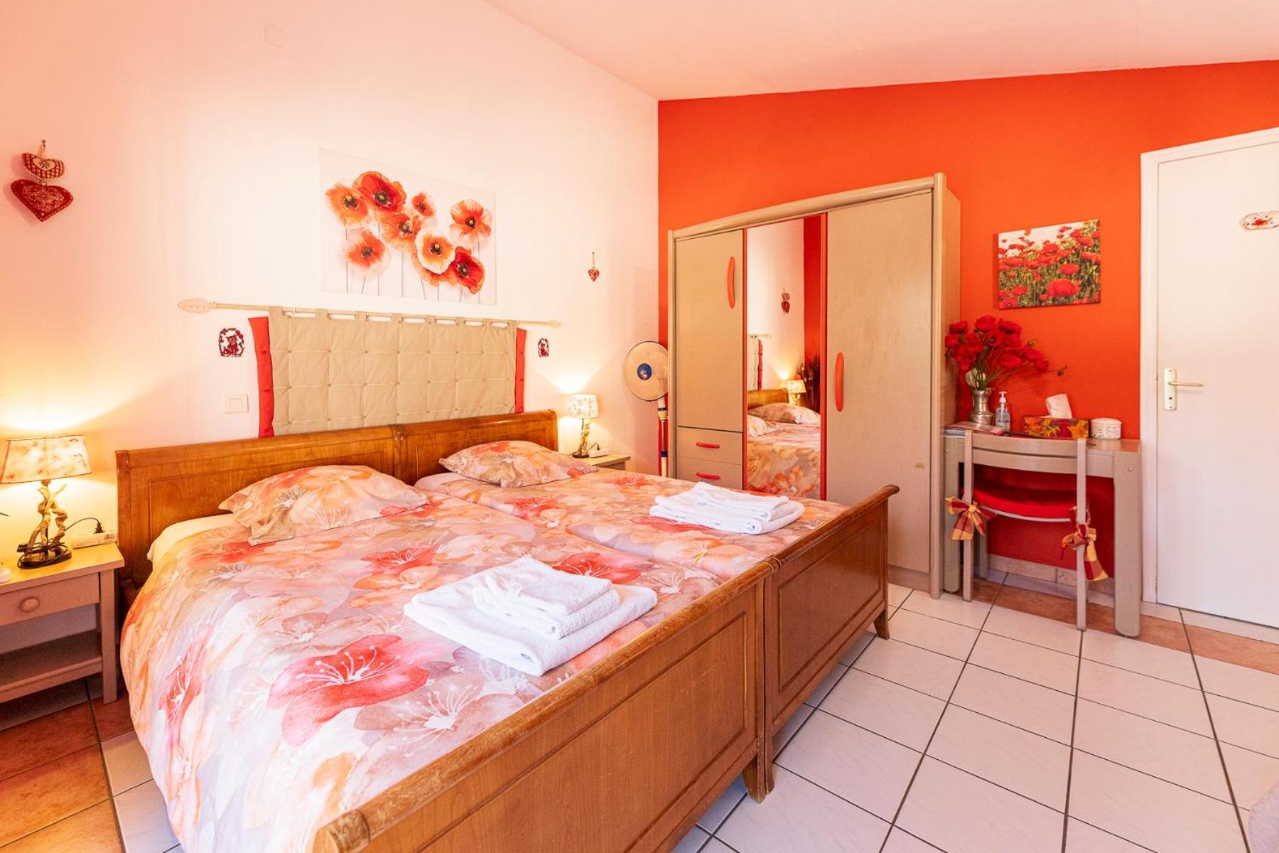 Bed and Breakfast La Bastide Des Roses Saint-Julien-d'Asse Esterno foto