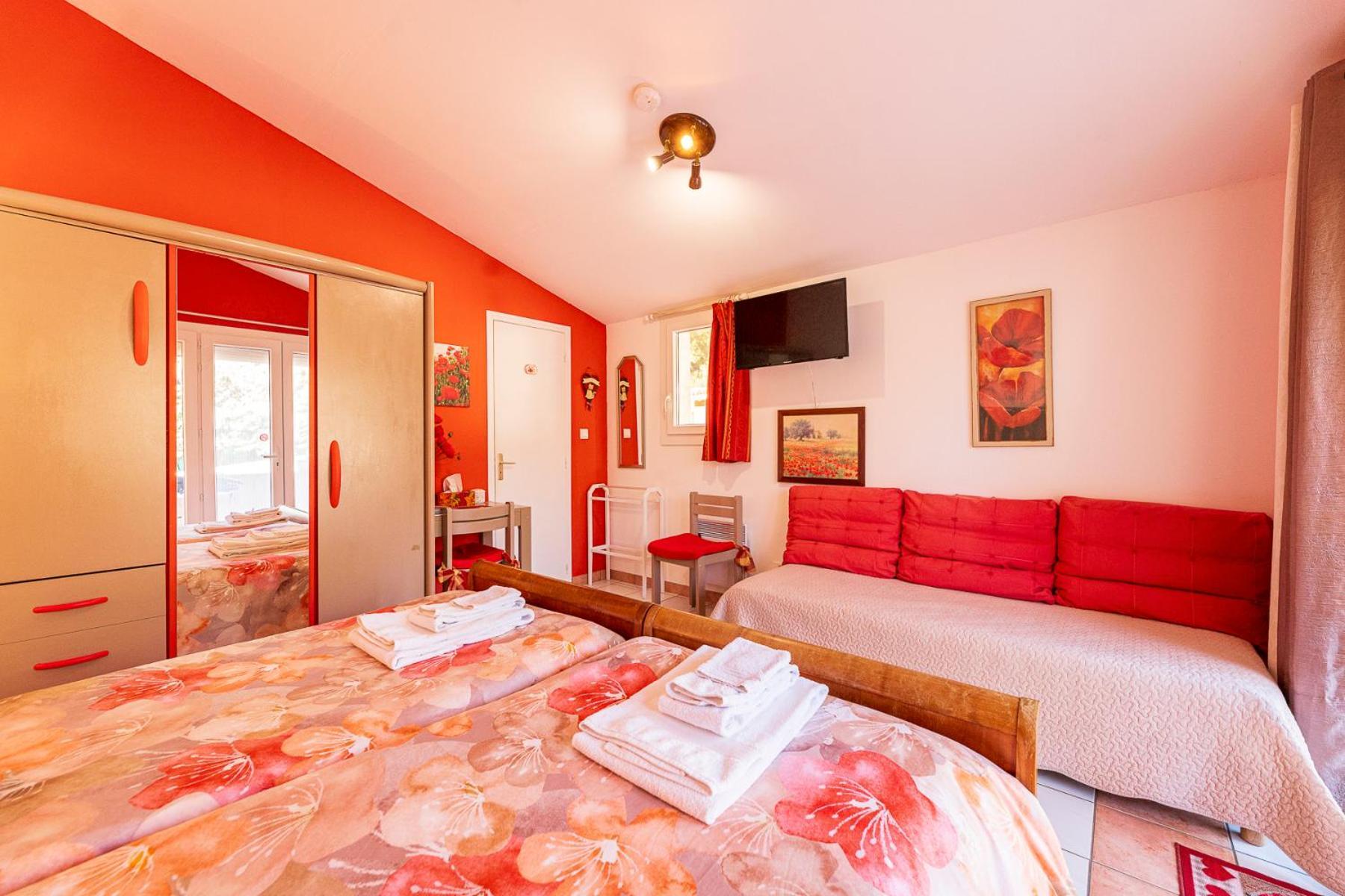 Bed and Breakfast La Bastide Des Roses Saint-Julien-d'Asse Esterno foto